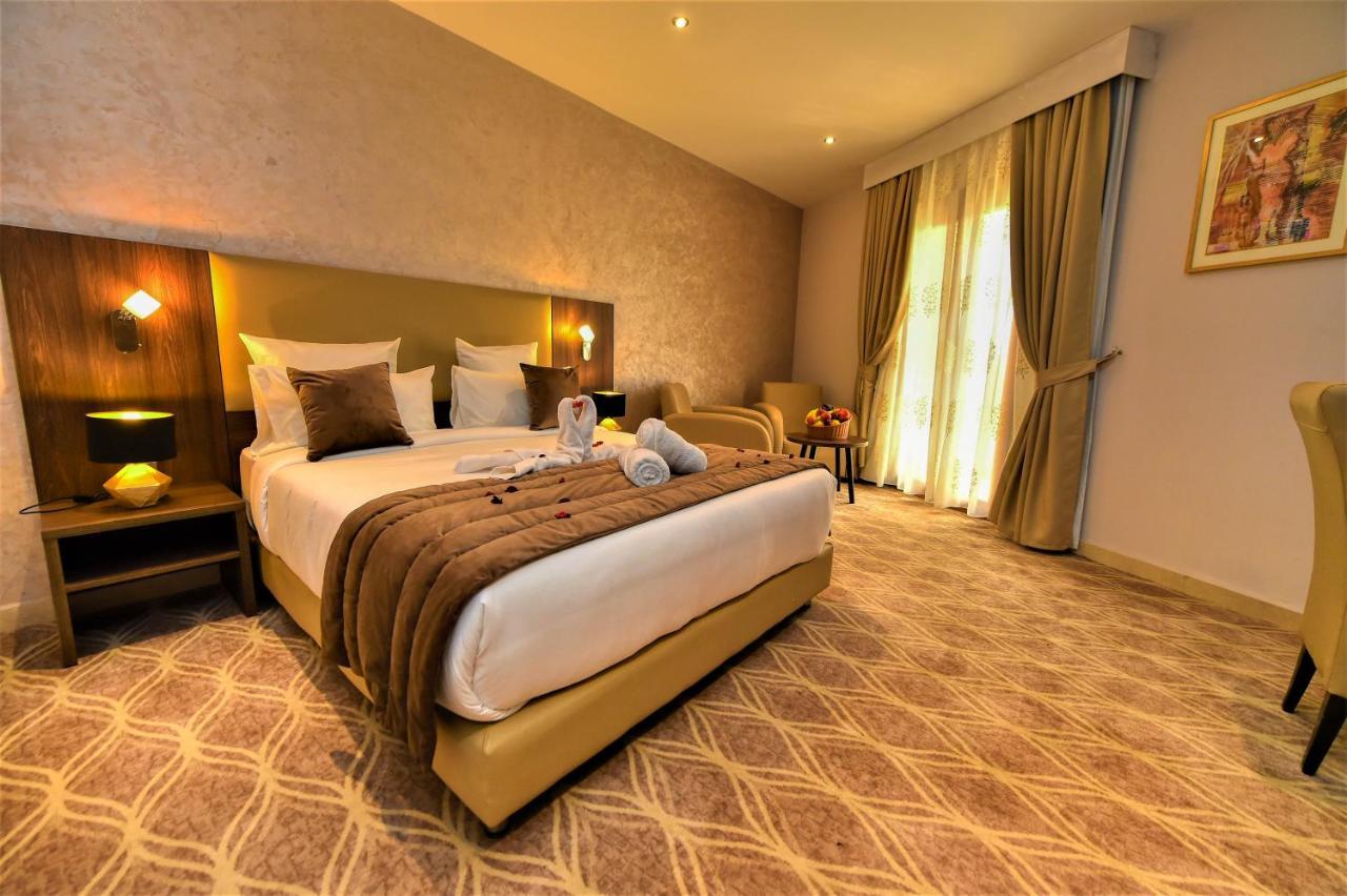 Mf Hotel Oran Bir El Djir Bagian luar foto