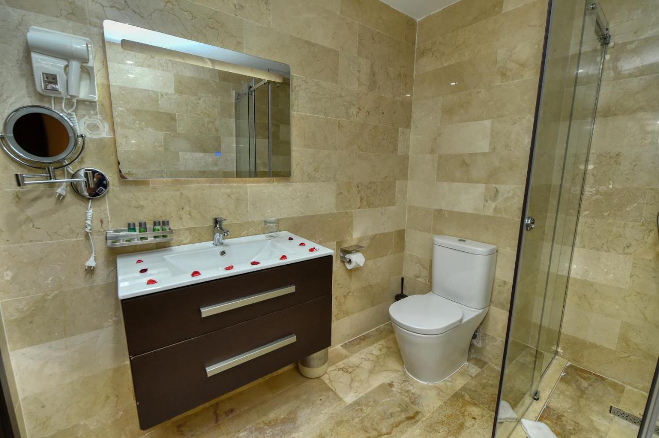 Mf Hotel Oran Bir El Djir Bagian luar foto