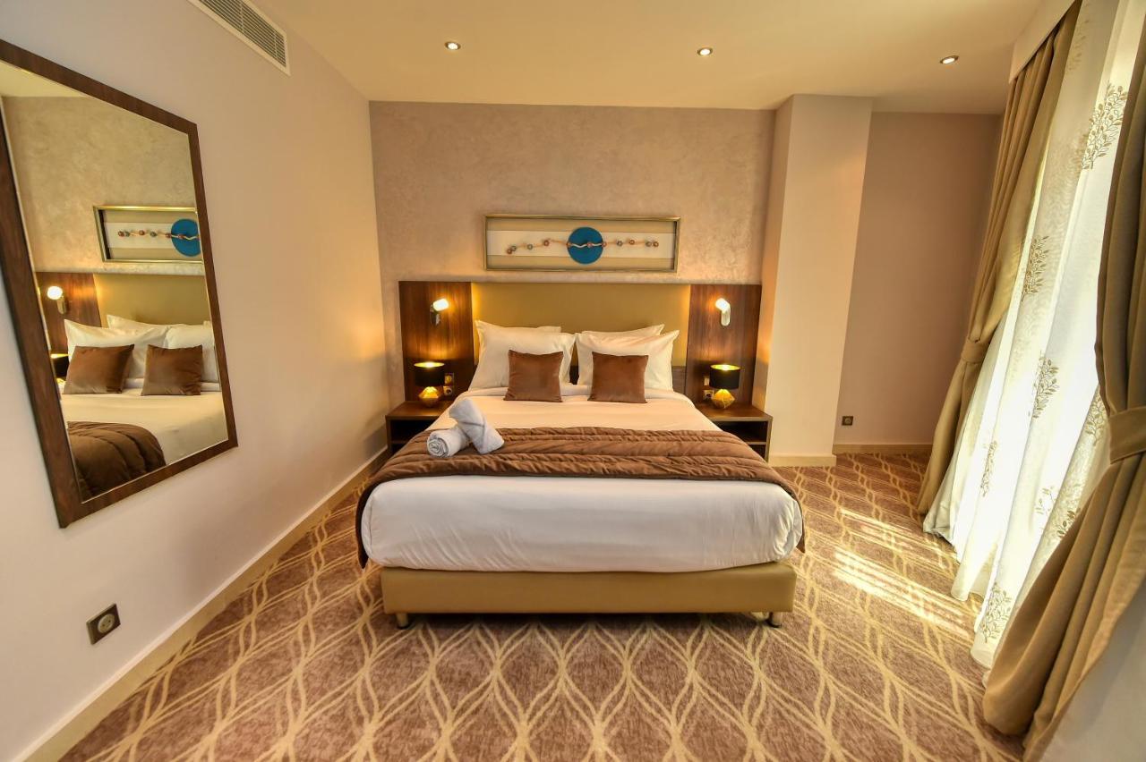Mf Hotel Oran Bir El Djir Bagian luar foto
