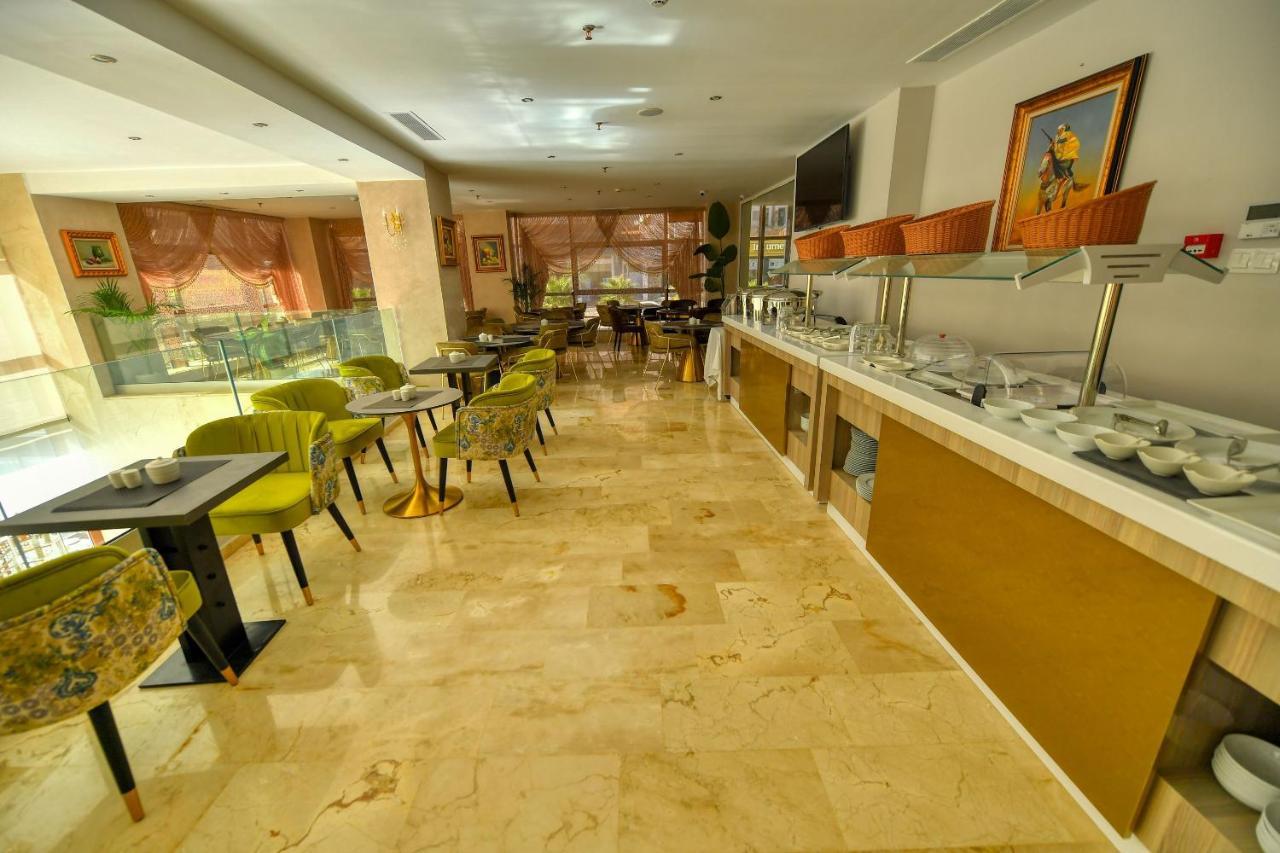 Mf Hotel Oran Bir El Djir Bagian luar foto
