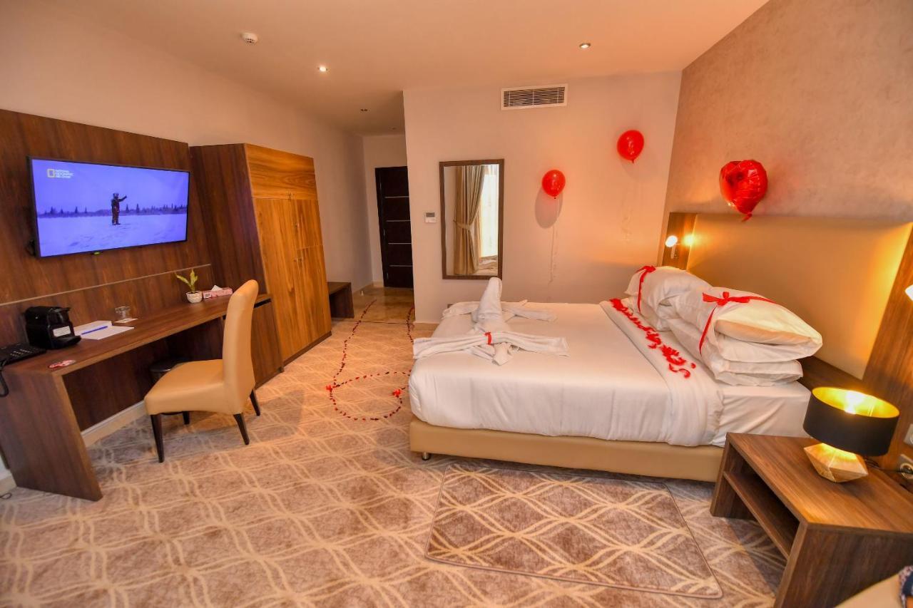Mf Hotel Oran Bir El Djir Bagian luar foto