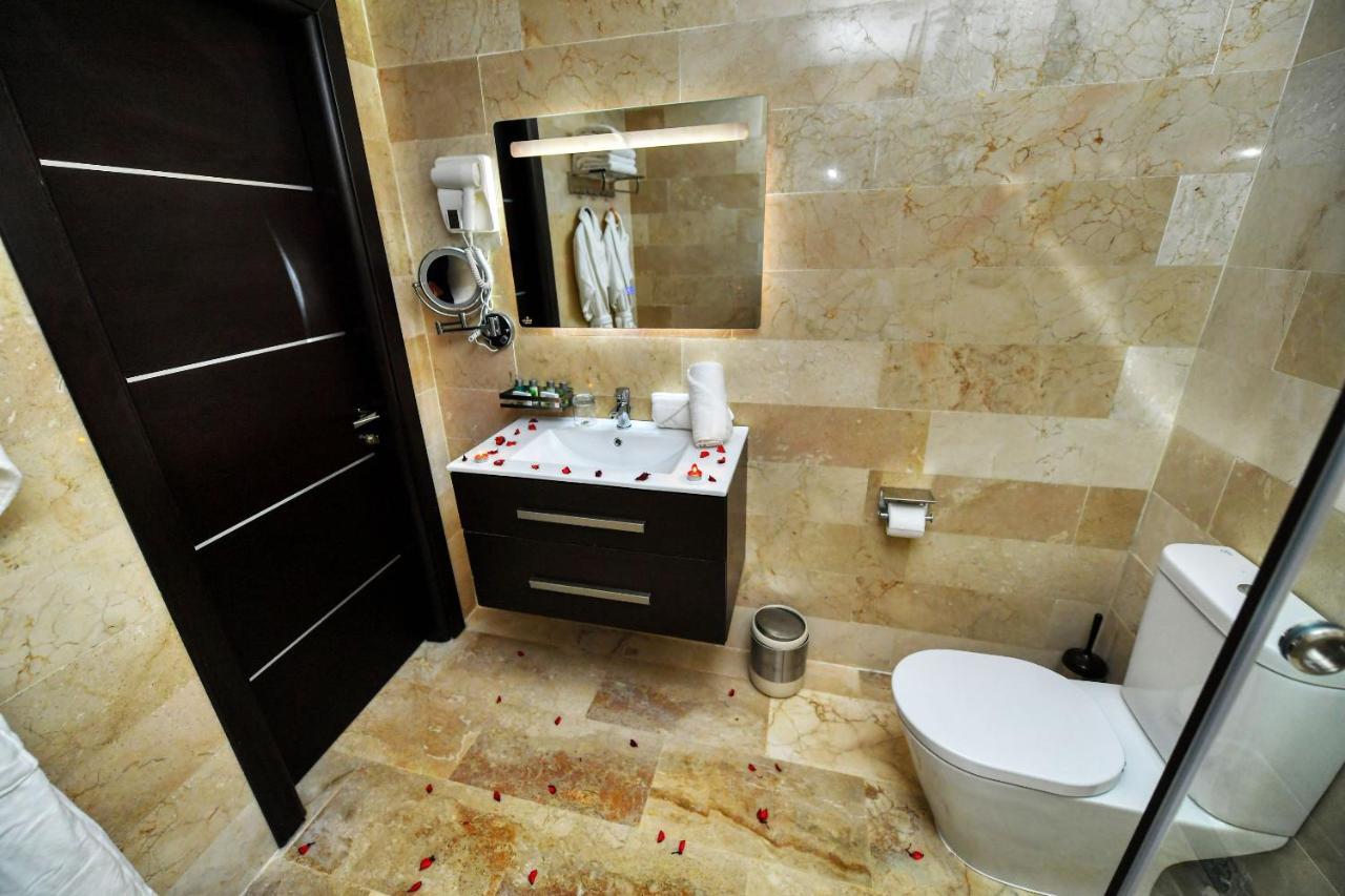 Mf Hotel Oran Bir El Djir Bagian luar foto