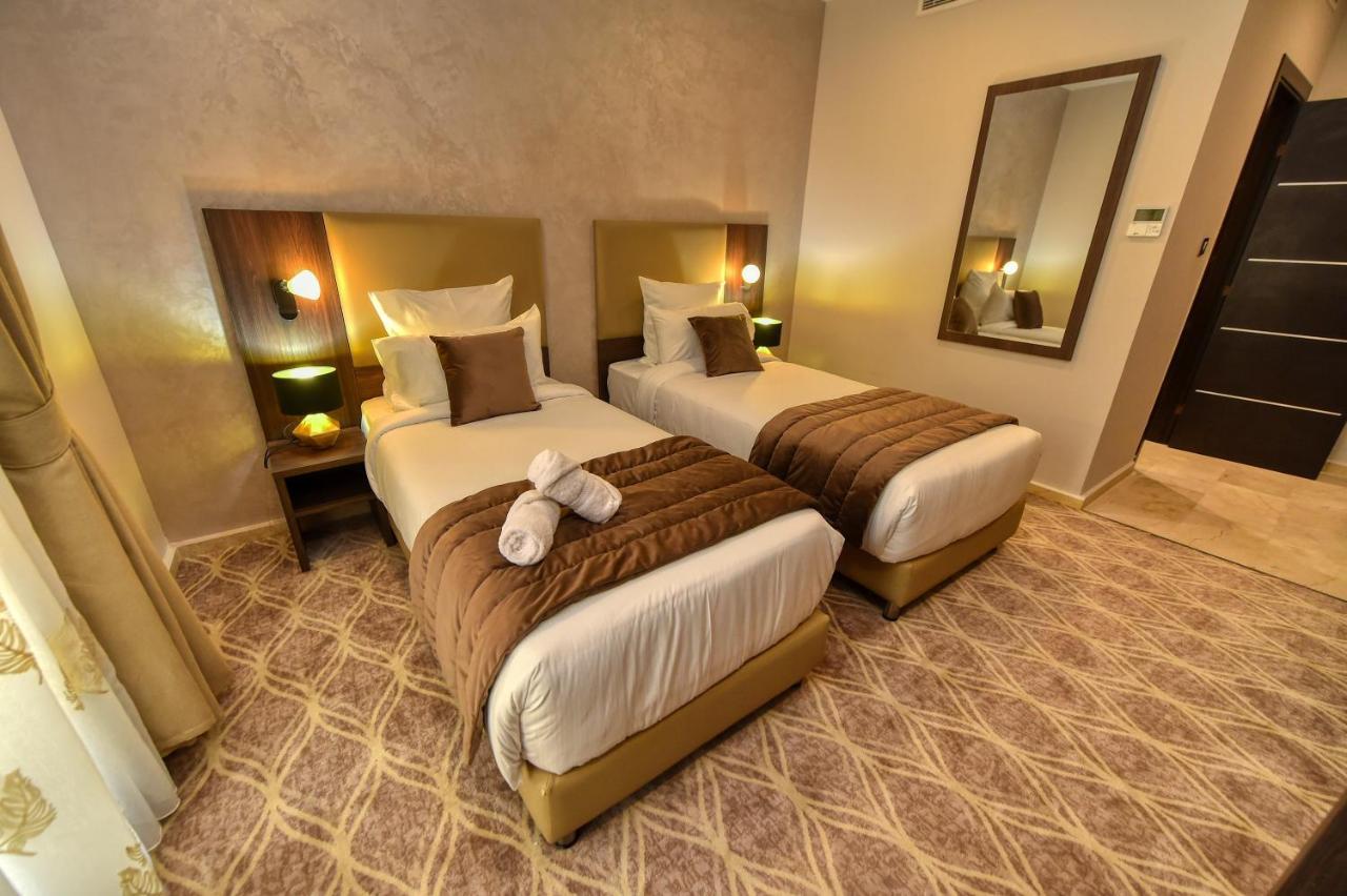 Mf Hotel Oran Bir El Djir Bagian luar foto