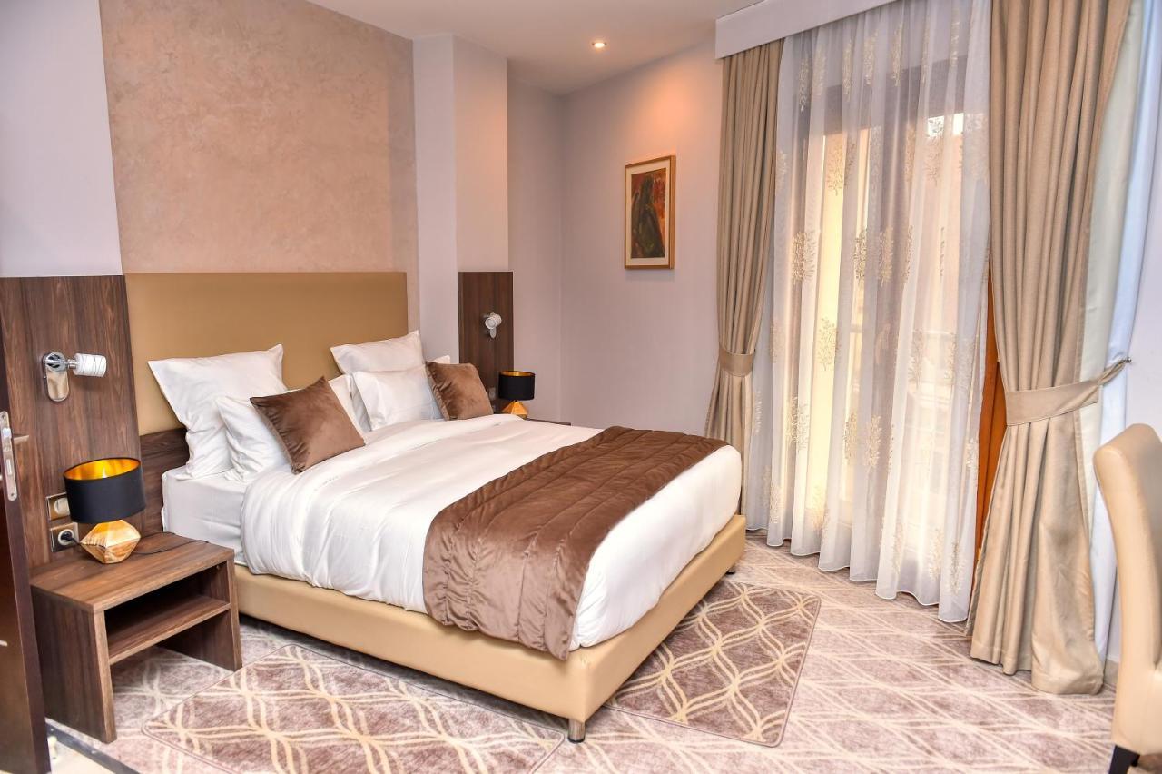 Mf Hotel Oran Bir El Djir Bagian luar foto